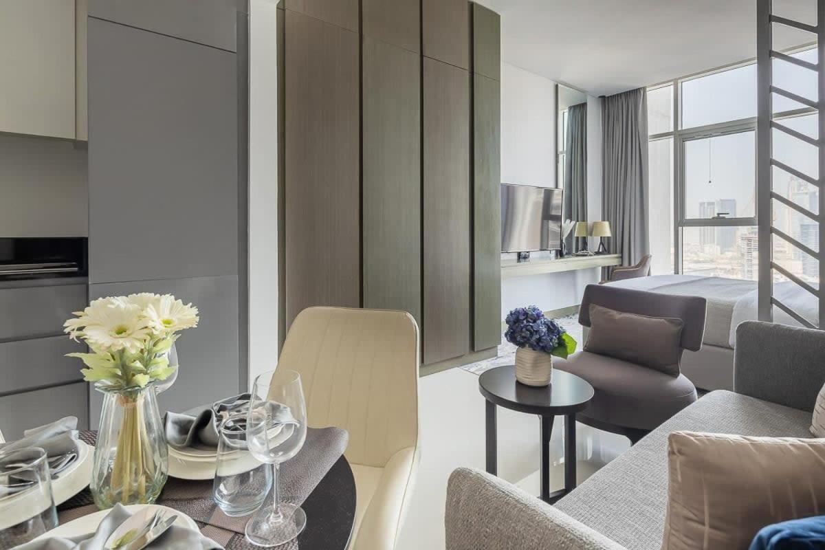 Frank Porter - Damac Prive A * Dubai